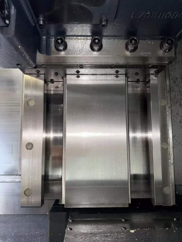 韩国原装进口斗山1米3.2米斜轨刀塔车床型号MACHINEPUM.