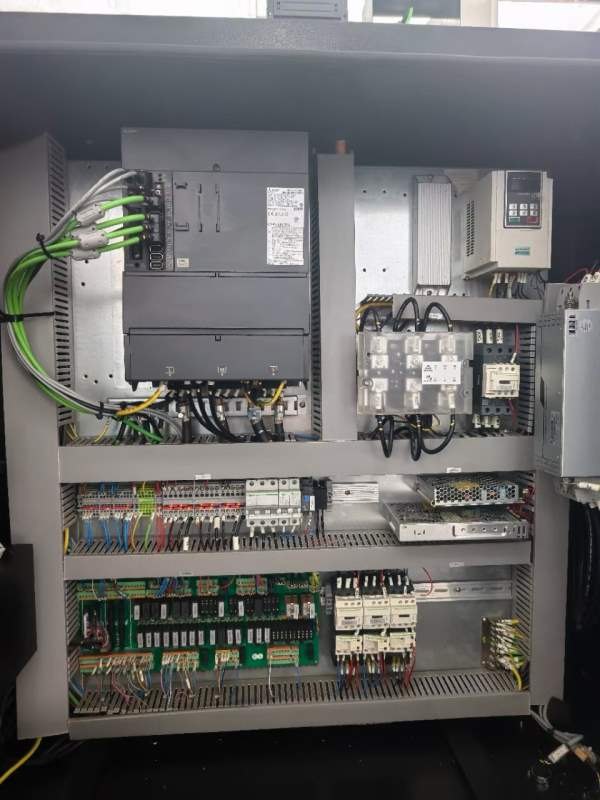台群T-V856S立式加工中心系统：三菱M80主轴:BT40直连1.