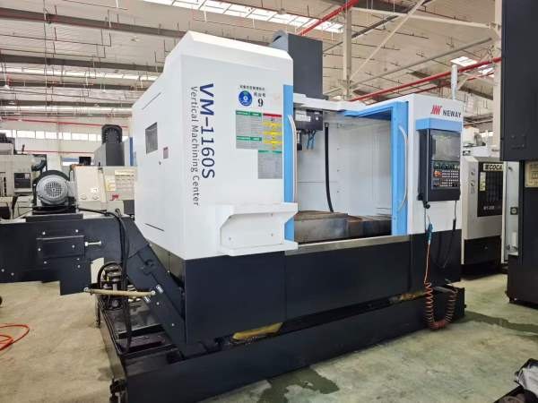 纽威VM-1160S加工中心发那科Plus系统，BT40主轴皮带80.