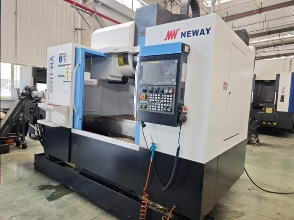 纽威VM-1160S加工中心发那科Plus系统，BT40主轴皮带80.
