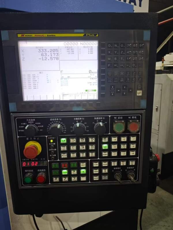 纽威VM-1160S加工中心发那科Plus系统，BT40主轴皮带80.