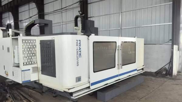 普拉迪PHE-CNC2518S，同款2台，仅使用几百小时工作台.