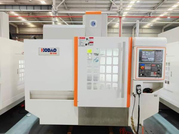 厚道VF85重型加工中心使用2000小时 还有2台发那科OI-M.