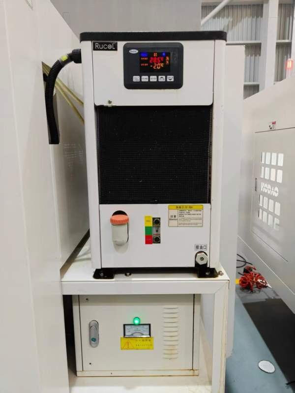 厚道VF85重型加工中心使用2000小时 还有2台发那科OI-M.