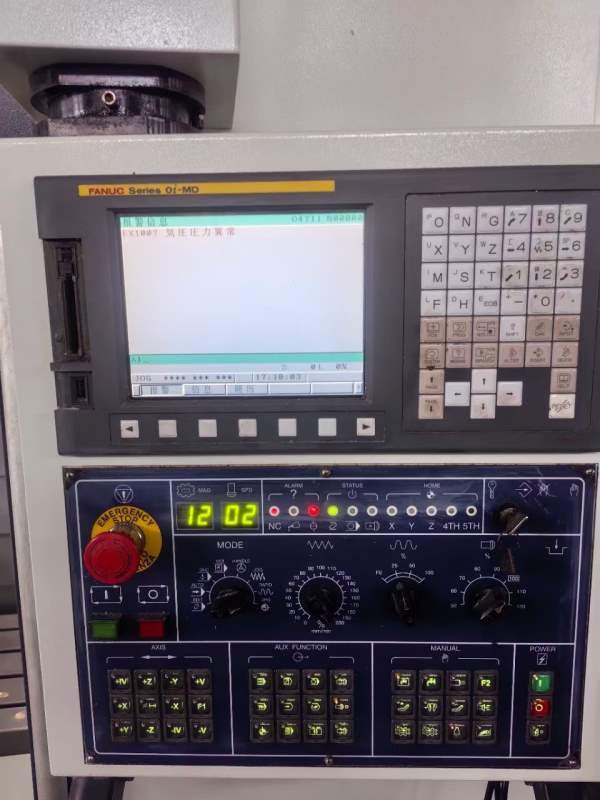 同款2台亚威AV610发那科MD系统三轴线轨行程610450500.