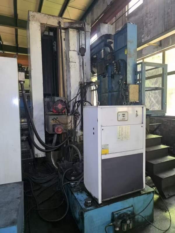 台湾远东110R2数控镗铣床，带60把刀库．全闭环带光栅.