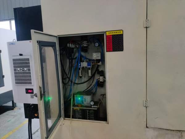 630单工位卧加，工作台630/700，一度一分，BT50刀柄，.