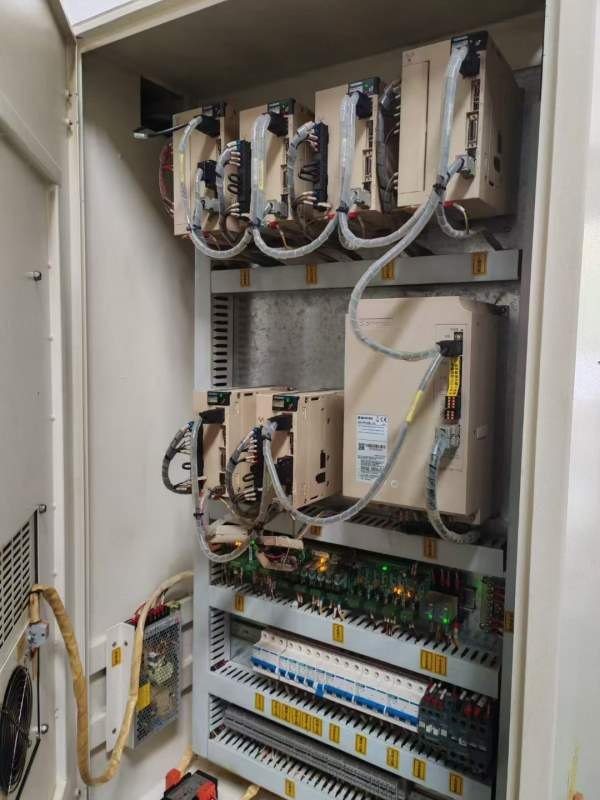 捷程12工位伺服刀塔44Y46机1台，新代21TB-E系统，安川.