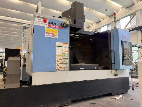 斗山DNM655工作台 1300乘以670 三轴行程1270乘以670乘.