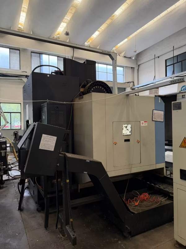斗山DNM655工作台 1300乘以670 三轴行程1270乘以670乘.