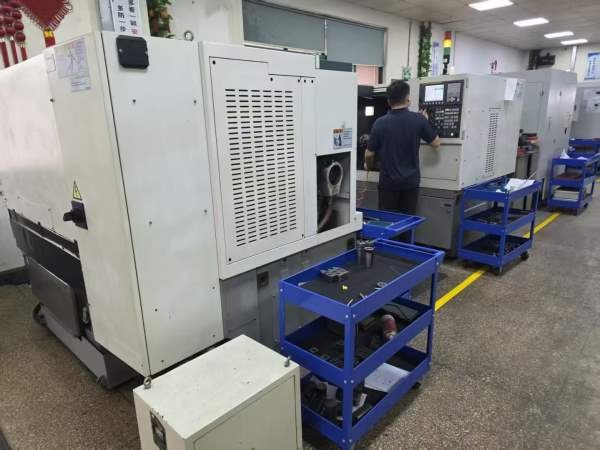 工厂在位两台龙泽TCN-2100CL6数控车床8寸液压卡盘8工.