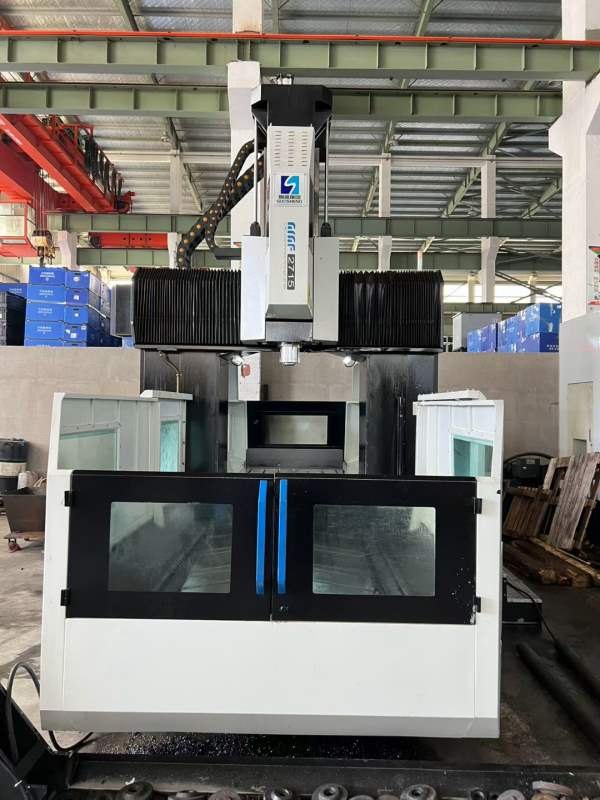 南通国胜2715数控龙门，工作台1300/2700mm，门宽1560m.
