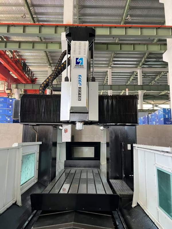 南通国胜2715数控龙门，工作台1300/2700mm，门宽1560m.