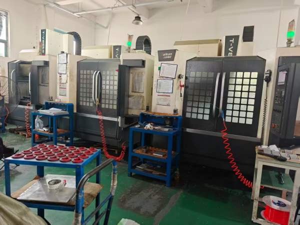 昆山开发区工厂买下3台同款台群T-V856s加工中心2021年.