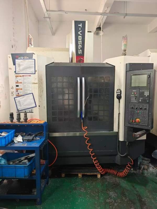 昆山开发区工厂买下3台同款台群T-V856s加工中心2021年.