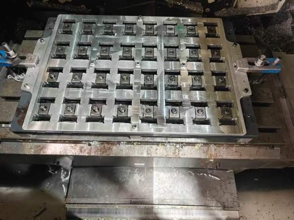 昆山开发区工厂买下3台同款台群T-V856s加工中心2021年.