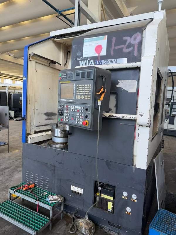 威亚LV500RM数控立车发那科32i系统转速低档2000，4000.