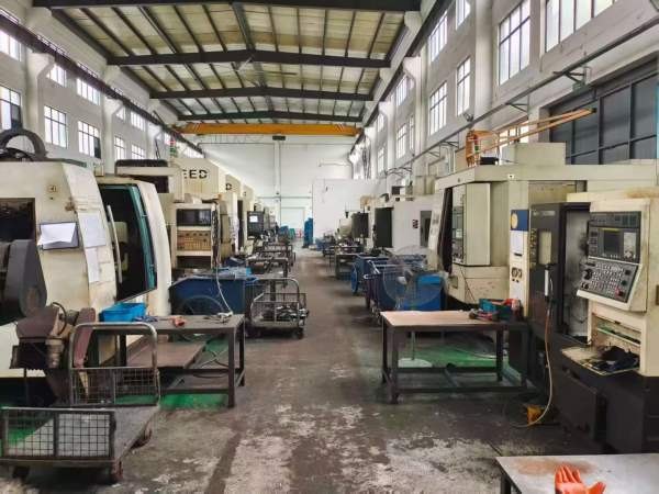 所剩不多了上海工厂刚刚拿下一批数控设备、全部批发出.