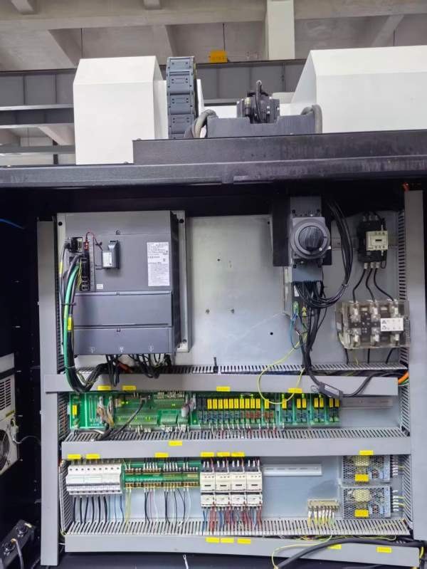 格勒玛GRM-1150T钻工中心：三菱M80系统、30把圆盘刀库.