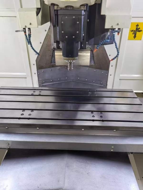 格勒玛GRM-1150T钻工中心：三菱M80系统、30把圆盘刀库.