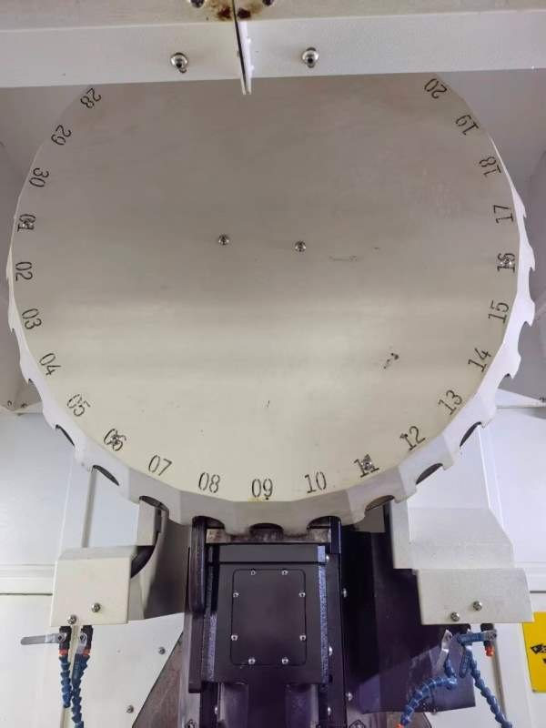 格勒玛GRM-1150T钻工中心：三菱M80系统、30把圆盘刀库.