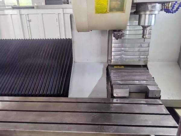 虹光伟业VMC-2500三菱M80系统三轴线轨行程2550550550.