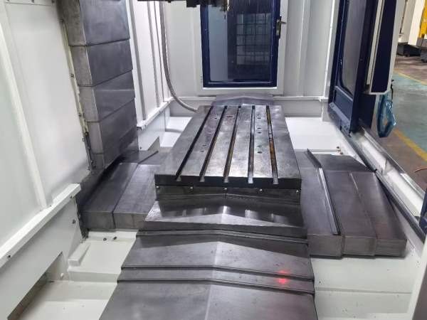 睿昱RY-1160系统三菱M80三轴线轨行程1100600600BT40主.