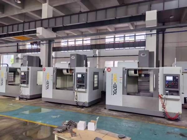 虹光伟业1160加工中心三菱M80系统主轴10000转、BT40X/.