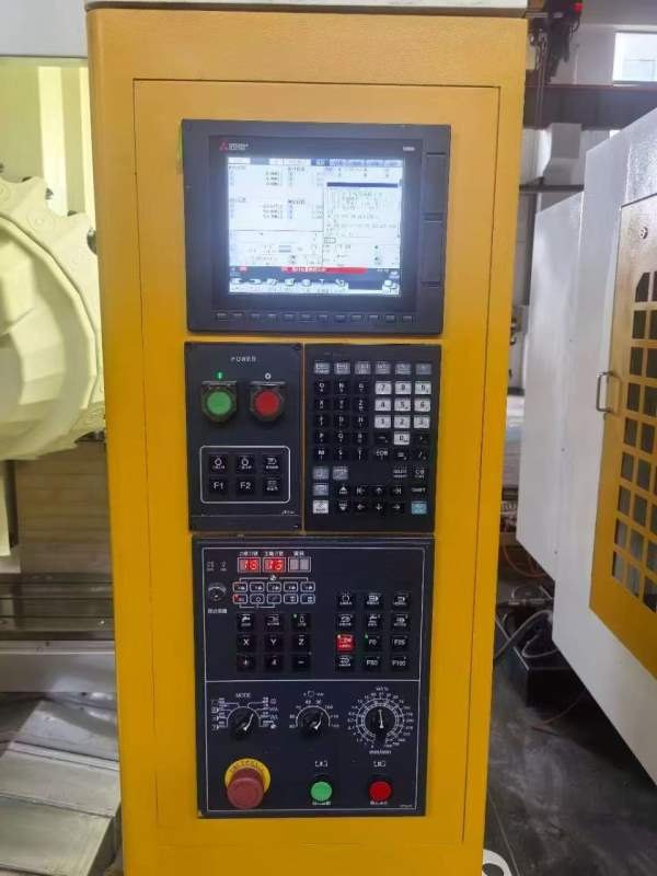 睿昱RYT6钻工三菱M80系统三轴线轨行程600400350BT30主.