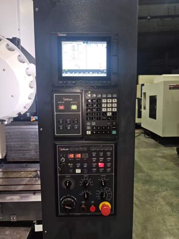 仓库新到一台台群T600S的钻功机、M80系统、21刀伺服刀.