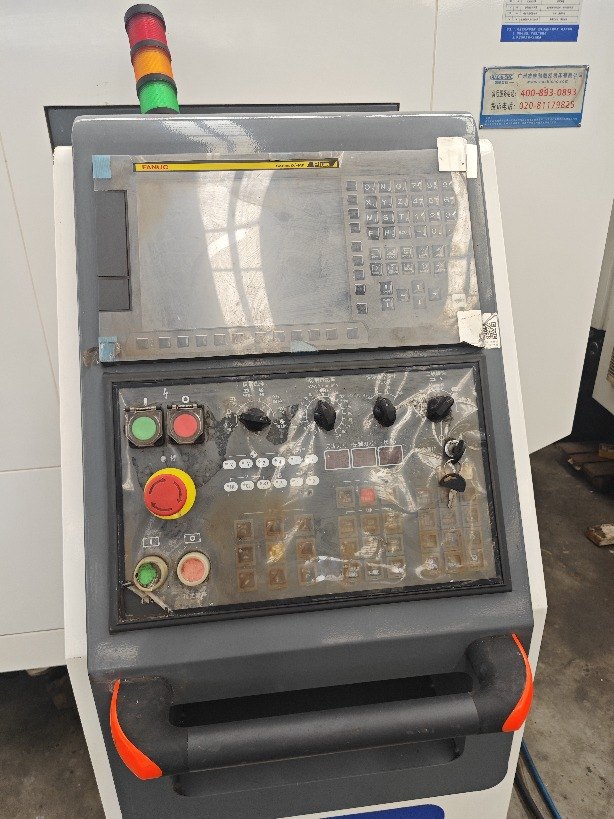 出售哈驰HC4500型材机