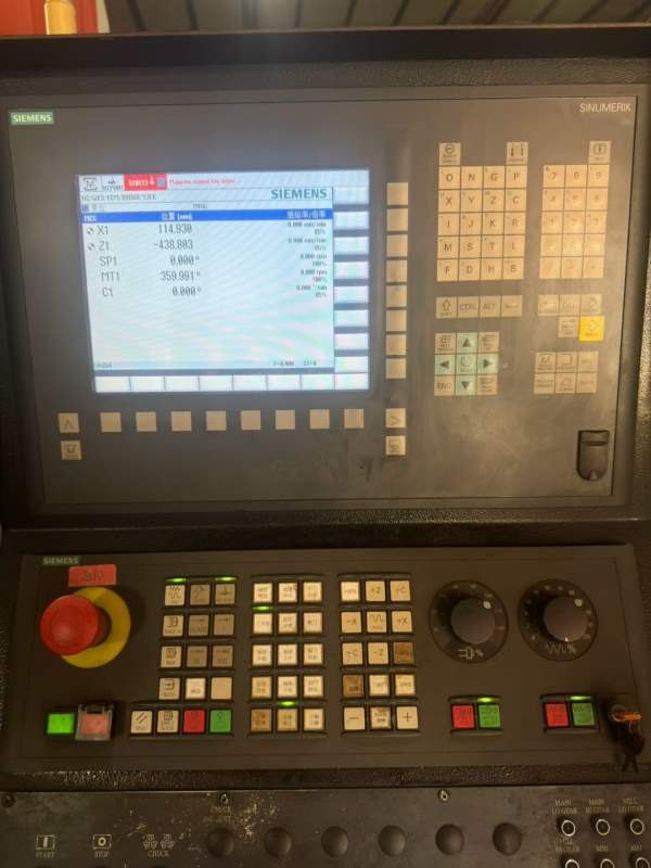 油欣1600数控立式车铣中心。工作台1.6米，回转直径2米.