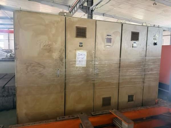 出售630吨四点压力机，工作台行程300mm，装模高度870m.
