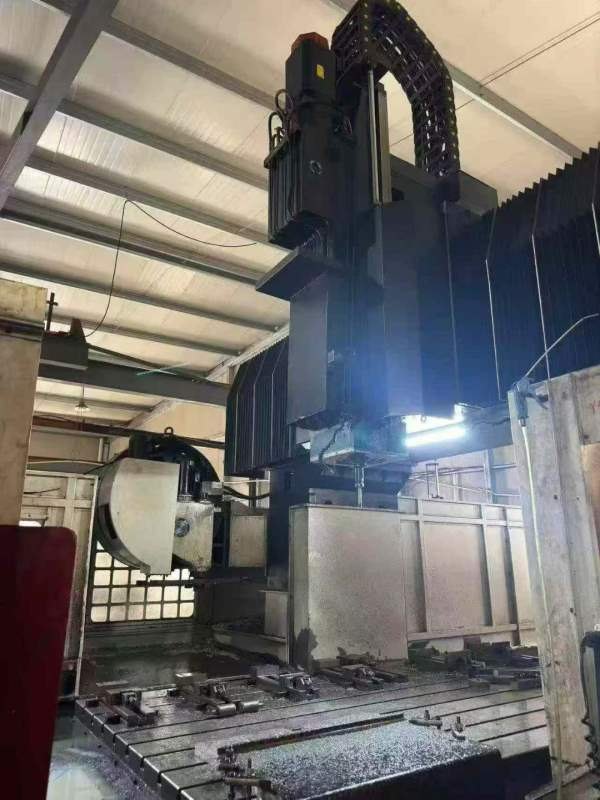 新浙3022龙门加工中心，工作台1.8米3米，门宽2.2米，.