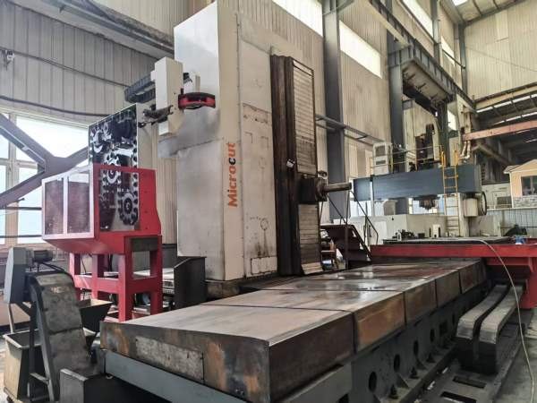 达佛罗5T，130镗杆，B轴千分度，工作台1800/2100，行.