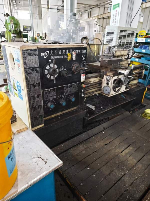 使用中大连CDE6150A1米车床，只需8800元，无锡工厂提.