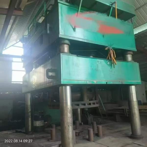 库房提货，4500吨，封头机，此机260余吨，具体看参数