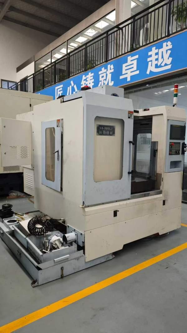 绮发VA-500L3加工中心2022年发那科MFPlus系统BT40主轴.