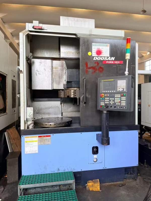 斗山PUMAV835数控立车发那科系统八工位刀塔720工作台x.