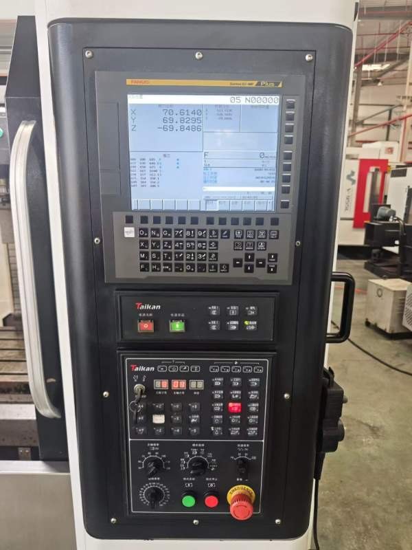 新到一台台群T-850L加工中心，两线一硬导轨，发那科MF.