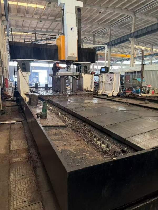 常熟工厂买下准新台功6032龙门加工中心发那科MFPLUS系.