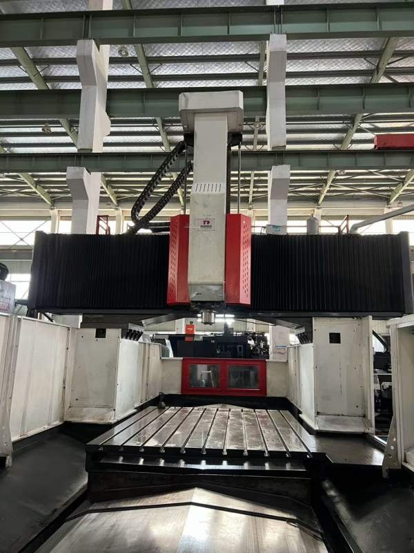 泰德3027龙门加工中心，工作台2300/3000mm，门宽2700m.