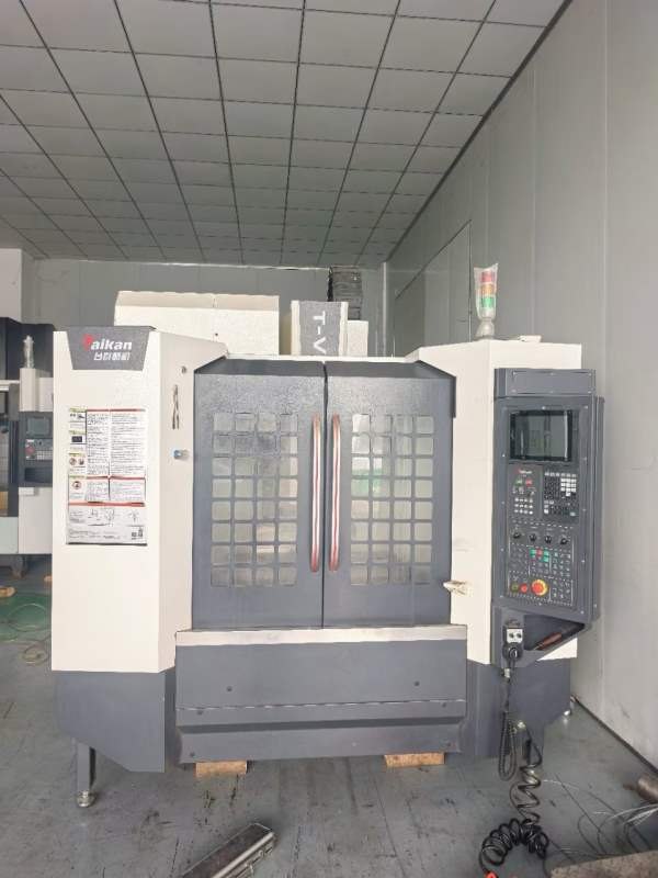 台群T-V856S立式加工中心系统：三菱M80主轴:BT40直连1.