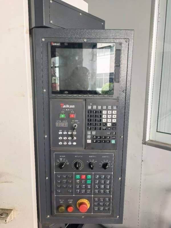 台群T-V856S立式加工中心系统：三菱M80主轴:BT40直连1.