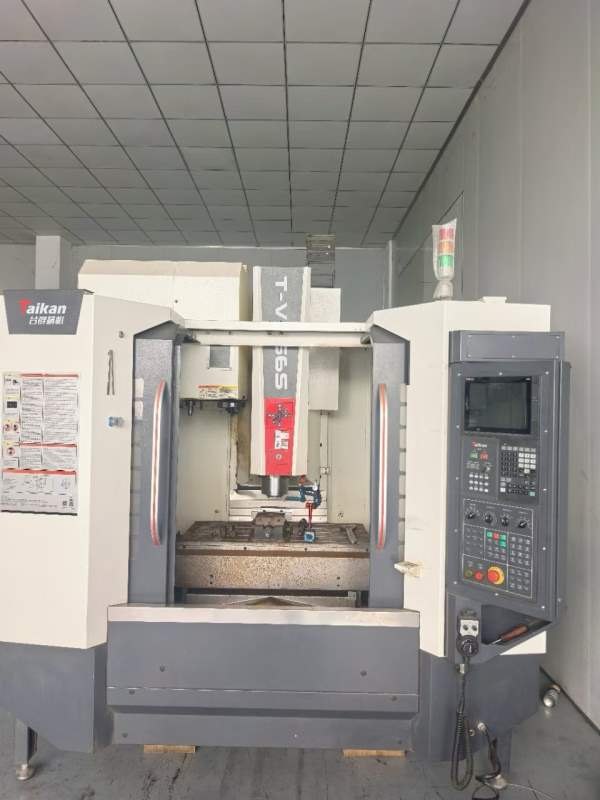 台群T-V856S立式加工中心系统：三菱M80主轴:BT40直连1.