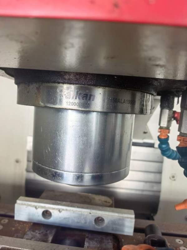 台群T-V856S立式加工中心系统：三菱M80主轴:BT40直连1.