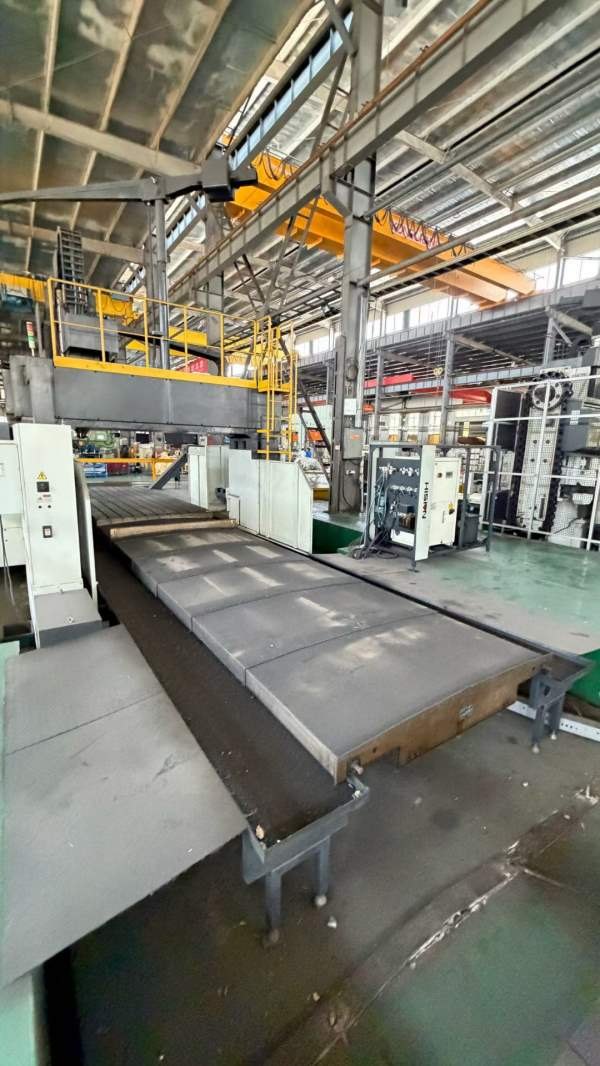新定海天5028高速龙门加工中心，工作台，门宽2790，三.