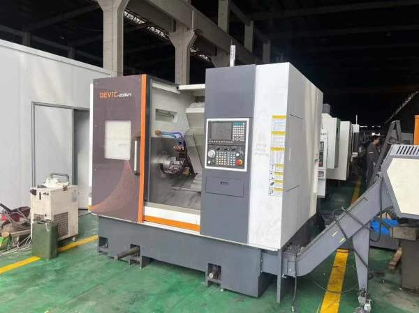 刚刚买下德葳克208车铣复合一台，八寸卡盘，回转直径5.