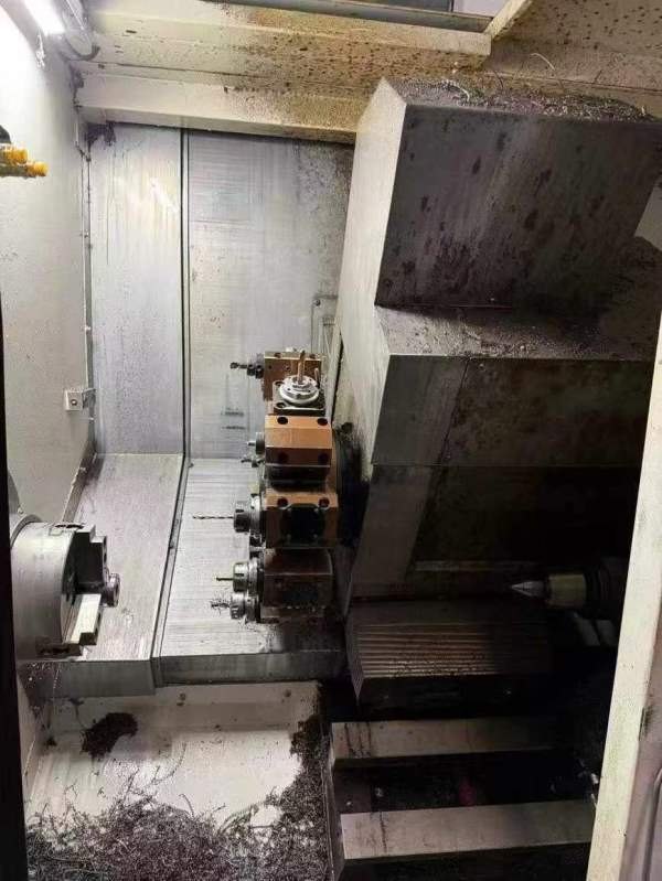 刚刚买下：华集2100车铣复合，8寸中空液压卡盘7个动力.