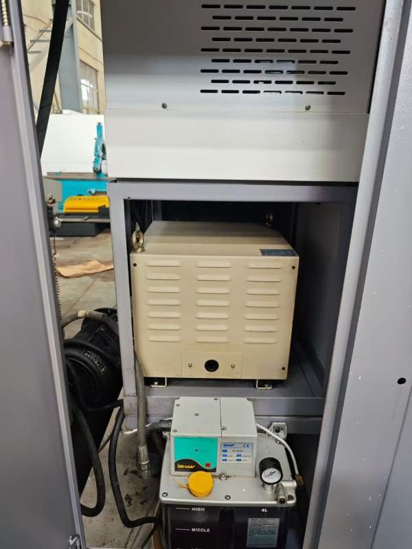 新诺VMC850立式加工中心，2019年出厂，广数系统，三轴.